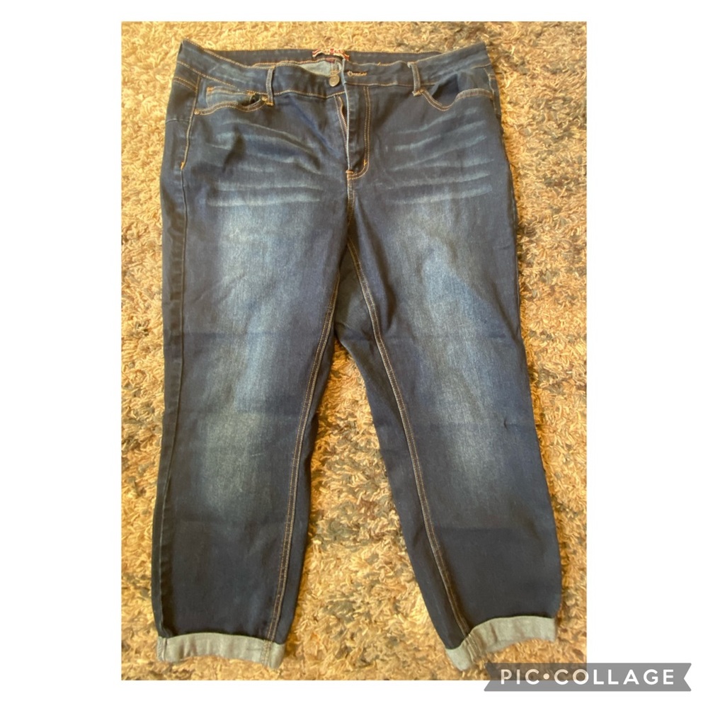 Makes of True Originals Size 18 Cropped